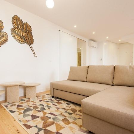Mouraria Blue Three-Bedroom Apartment W/ Parking - By Lu Holidays Lisbon Luaran gambar