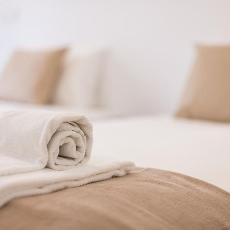 Mouraria Blue Three-Bedroom Apartment W/ Parking - By Lu Holidays Lisbon Luaran gambar